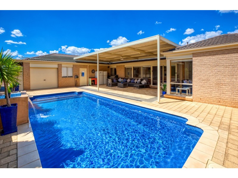 15 Jevington Drive, Wodonga VIC 3690