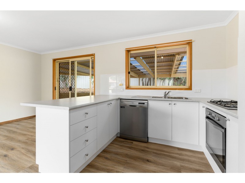 6 Jason Circuit, Wodonga VIC 3690