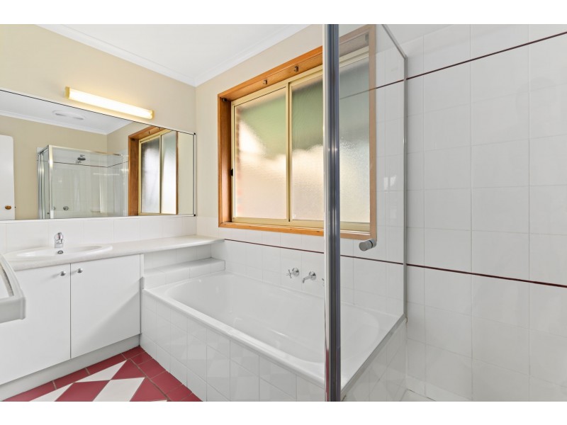 6 Jason Circuit, Wodonga VIC 3690