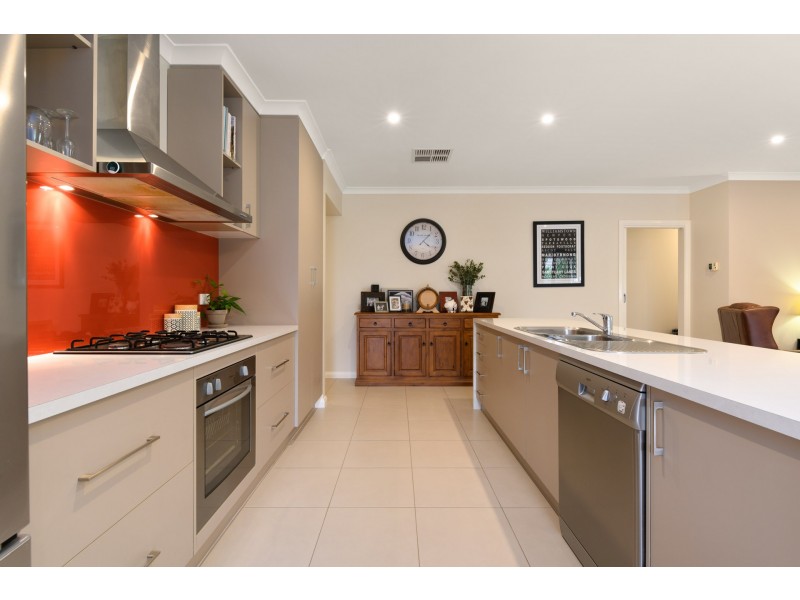 10 Blue Bonnet Way, Wodonga VIC 3690