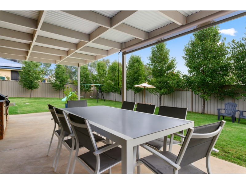 10 Blue Bonnet Way, Wodonga VIC 3690