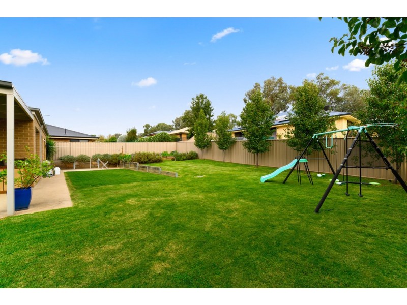 10 Blue Bonnet Way, Wodonga VIC 3690