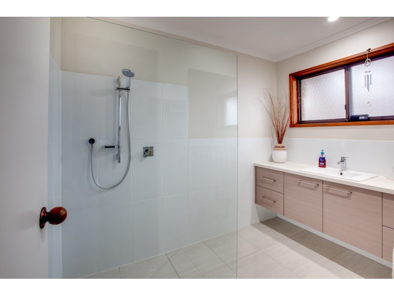 13 Jasper Close, Wodonga VIC 3690