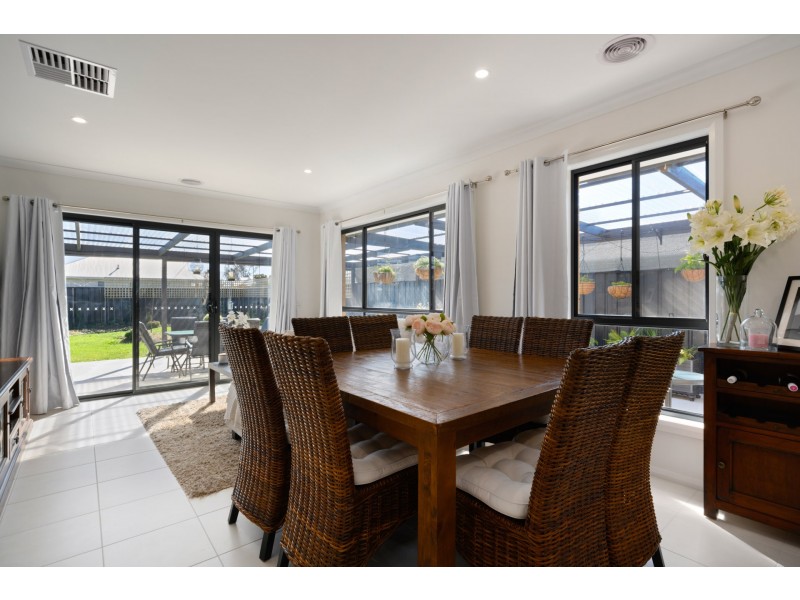 24 Sweetwater Drive, Henty NSW 2658