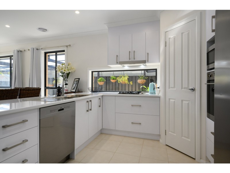 24 Sweetwater Drive, Henty NSW 2658