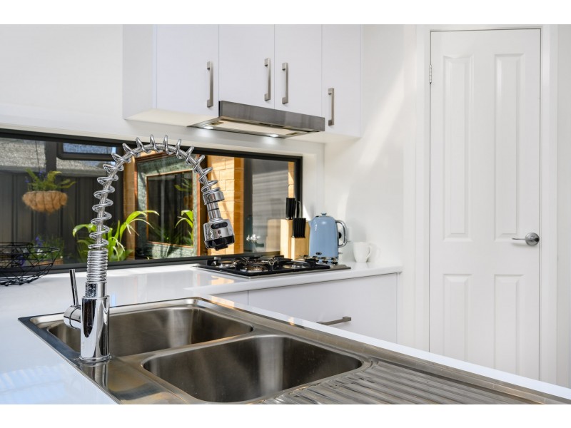 24 Sweetwater Drive, Henty NSW 2658