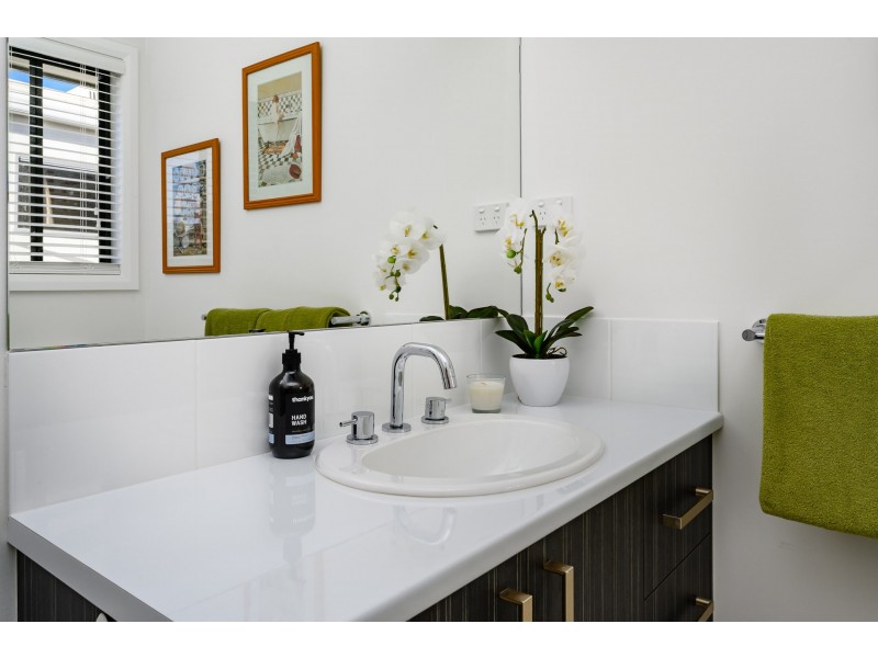 24 Sweetwater Drive, Henty NSW 2658