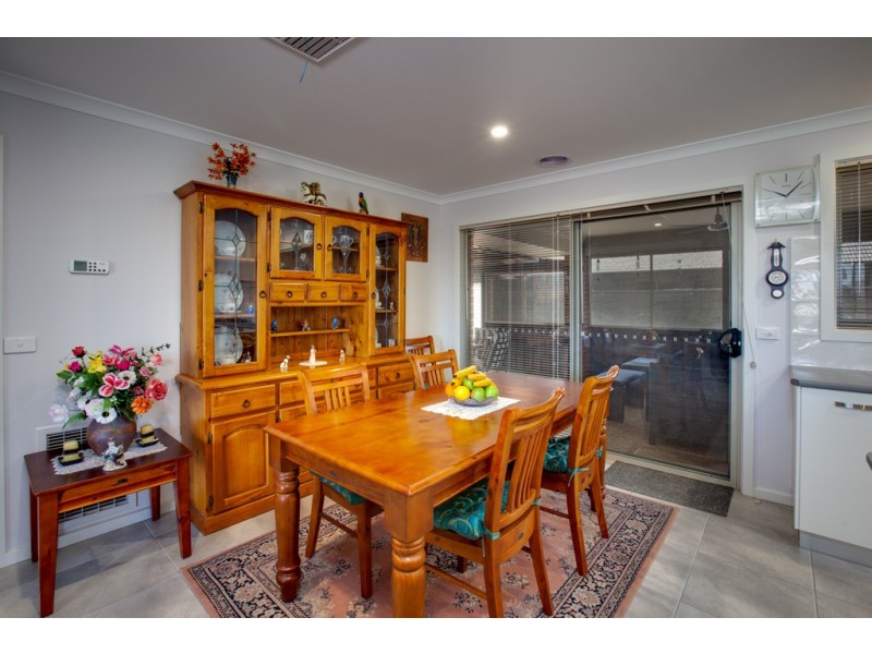 14 Gilson Place, Howlong NSW 2643