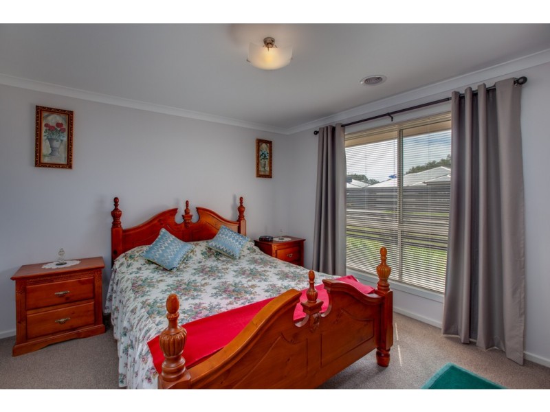 14 Gilson Place, Howlong NSW 2643