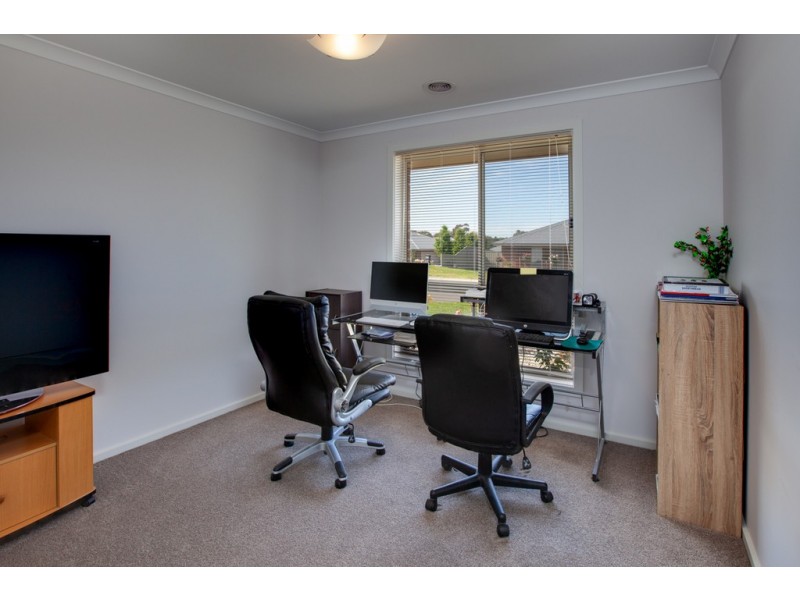 14 Gilson Place, Howlong NSW 2643