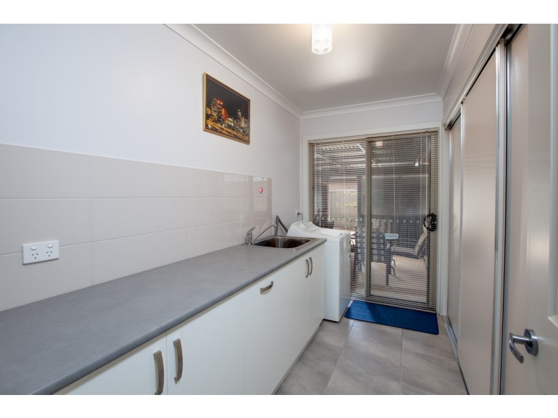 14 Gilson Place, Howlong NSW 2643