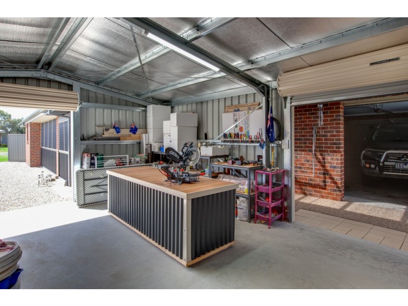 14 Gilson Place, Howlong NSW 2643