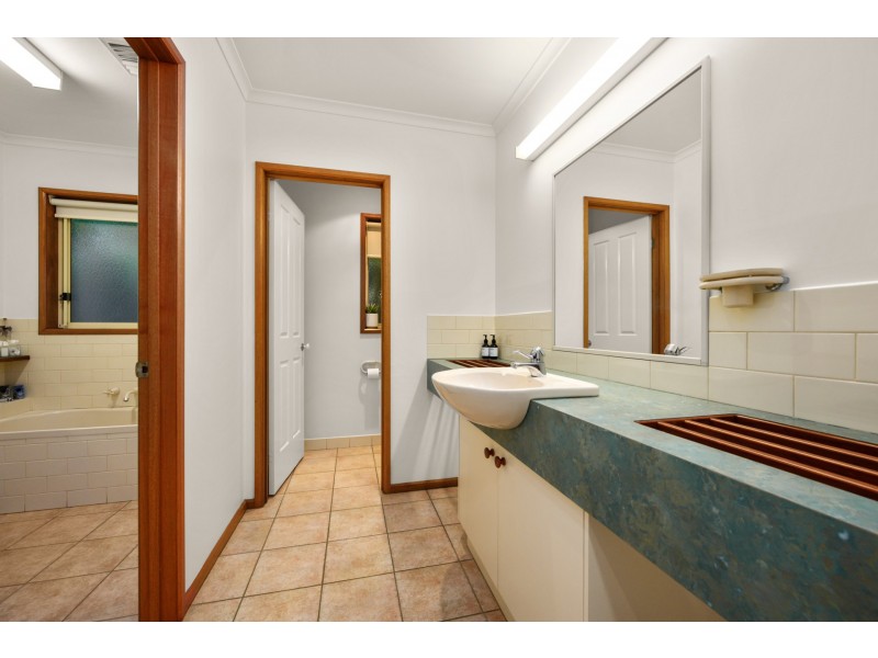 18 Glen Avon Terrace, Wodonga VIC 3690