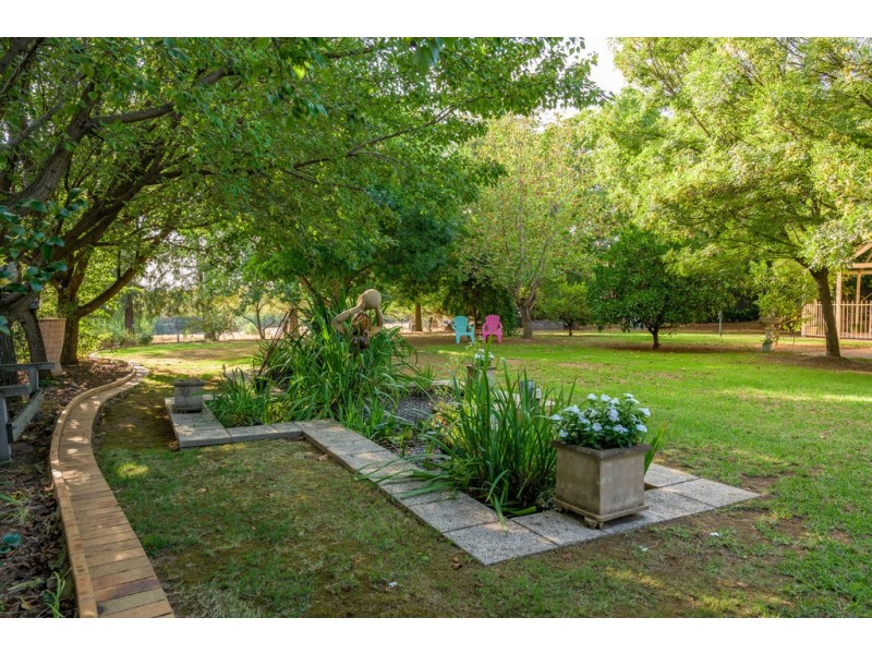 18 Glen Avon Terrace, Wodonga VIC 3690