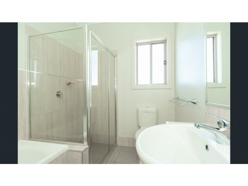 2/21 Honeyeater Circuit, Thurgoona NSW 2640