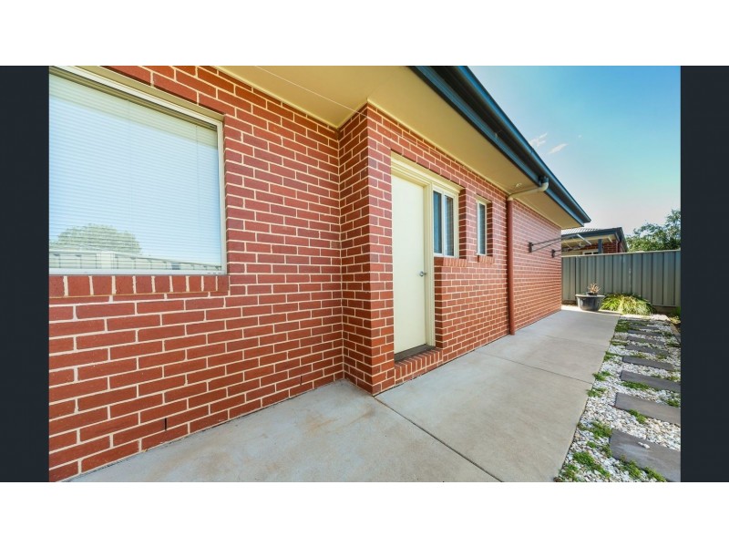 2/21 Honeyeater Circuit, Thurgoona NSW 2640