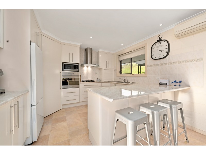 1 Hillcrest Avenue, Bellbridge VIC 3691