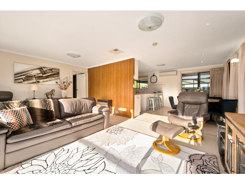1 Hillcrest Avenue, Bellbridge VIC 3691