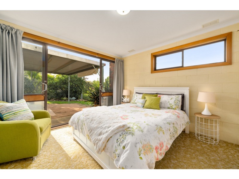1 Hillcrest Avenue, Bellbridge VIC 3691