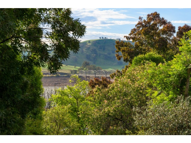 1 Hillcrest Avenue, Bellbridge VIC 3691