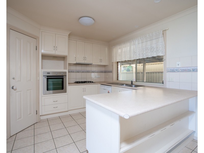 25 Kingfisher Drive, Wodonga VIC 3690