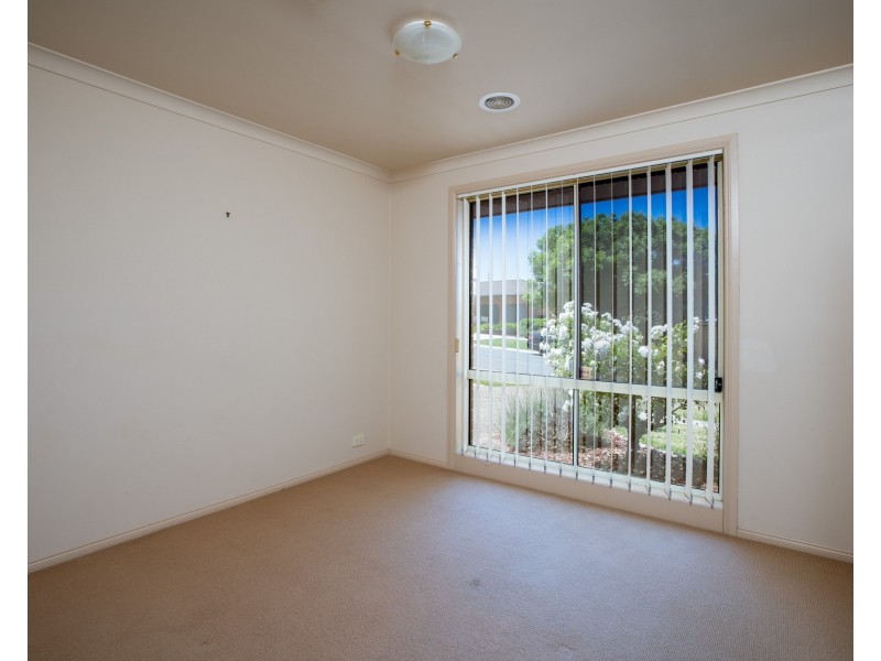 25 Kingfisher Drive, Wodonga VIC 3690