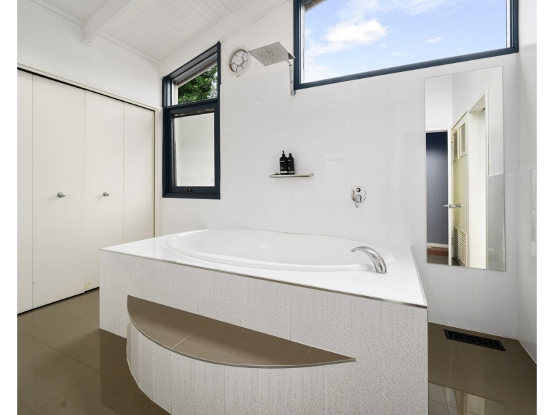 66 Huon Creek Road, Wodonga VIC 3690