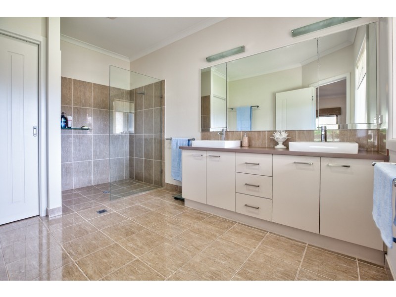 8 Peregrine Place, Wodonga VIC 3690