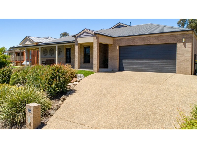 8 Peregrine Place, Wodonga VIC 3690