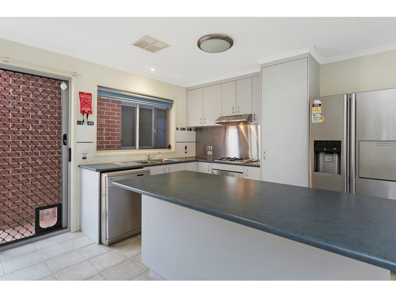 8 Fussel Court, Wodonga VIC 3690