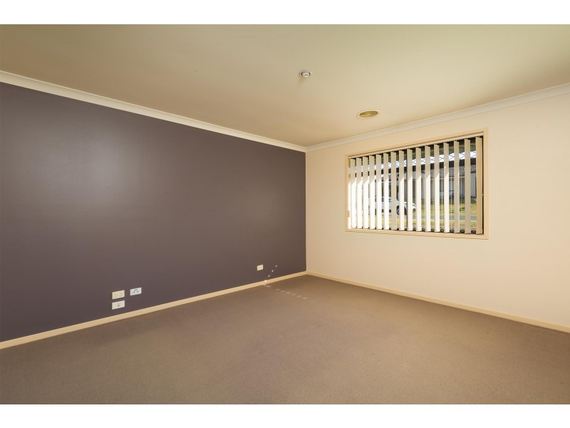 13 Montclair Avenue, Wodonga VIC 3690