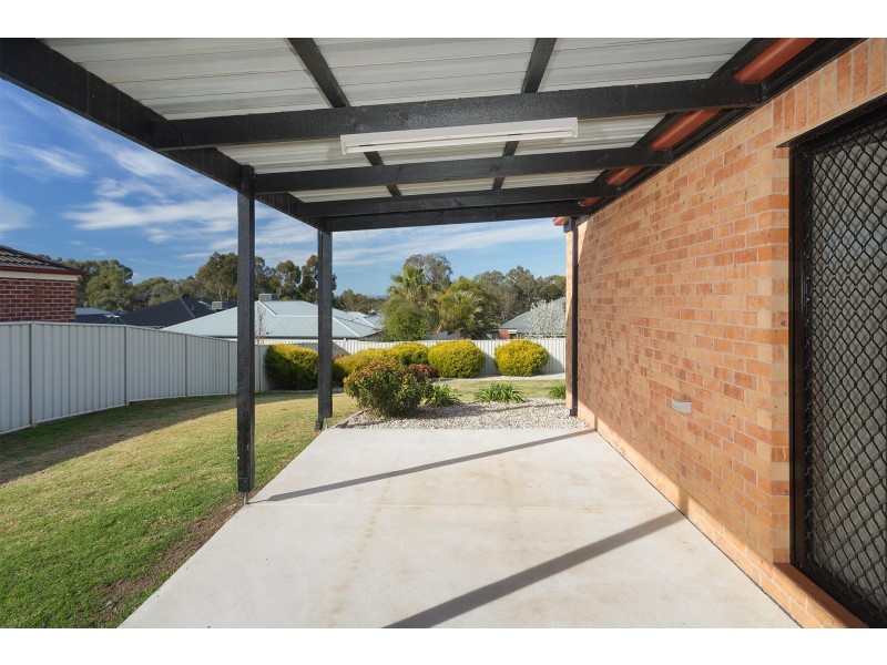 13 Montclair Avenue, Wodonga VIC 3690