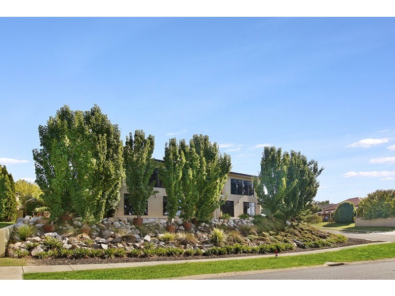 18 Avondale Drive, Wodonga VIC 3690