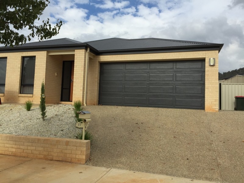 27 Victoria Cross Parade, Wodonga VIC 3690