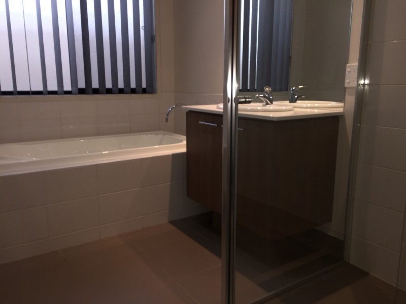 27 Victoria Cross Parade, Wodonga VIC 3690