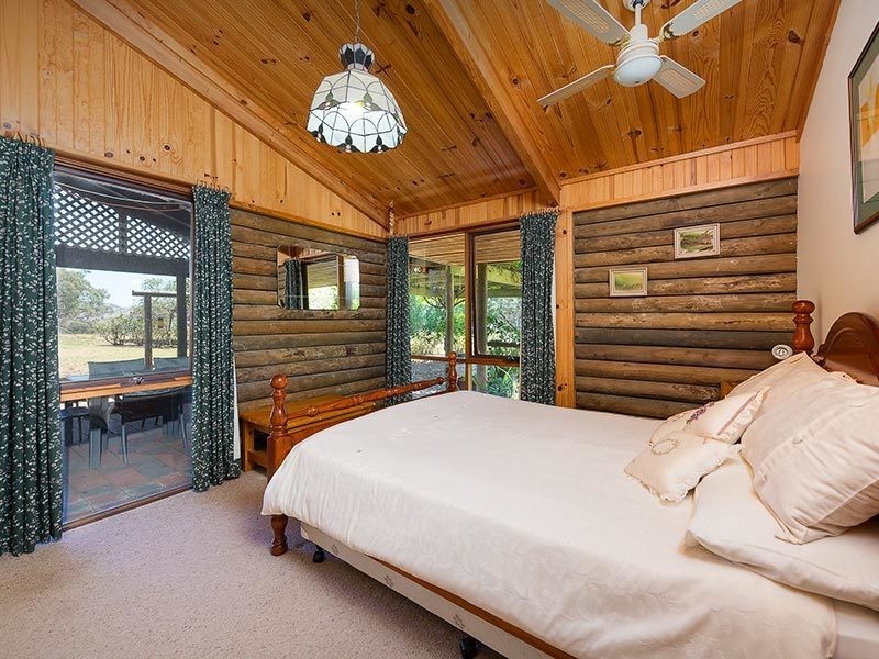 953 Lake Road, Bethanga VIC 3691