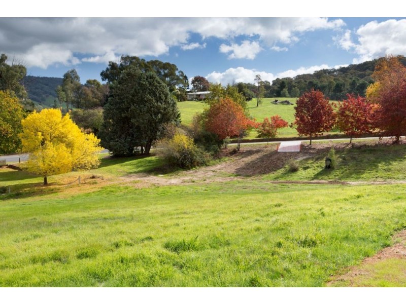 4 Railway Avenue, Yackandandah VIC 3749