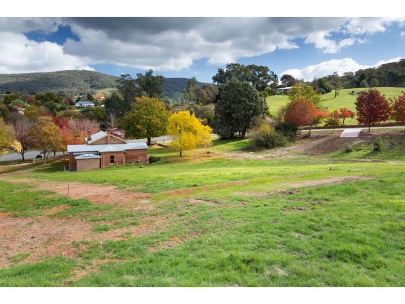 4 Railway Avenue, Yackandandah VIC 3749
