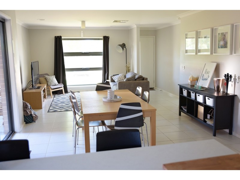 16 Oakmont Circuit, Wodonga VIC 3690