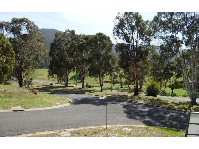 6 Murphy Street, Dartmouth VIC 3701