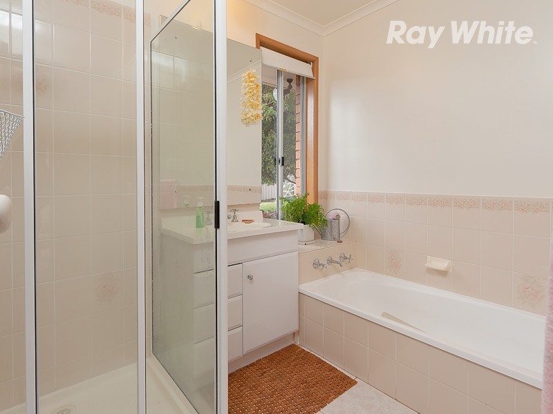 18 Azure Drive, Wodonga VIC 3690