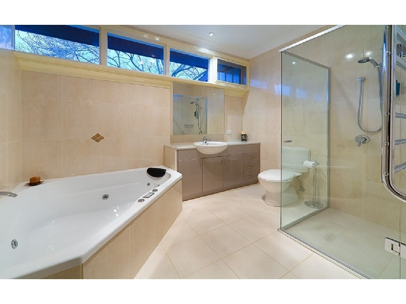 34 Queen Elizabeth Drive, Tallangatta VIC 3700