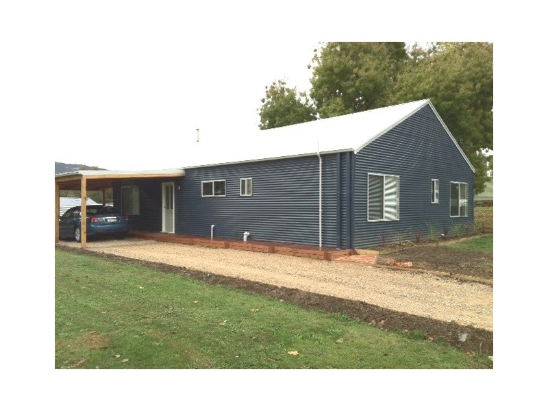 11 Eustace Street, Dartmouth VIC 3701