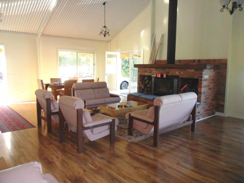 11 Eustace Street, Dartmouth VIC 3701