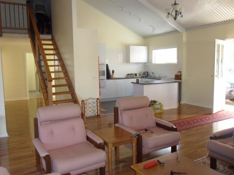 11 Eustace Street, Dartmouth VIC 3701