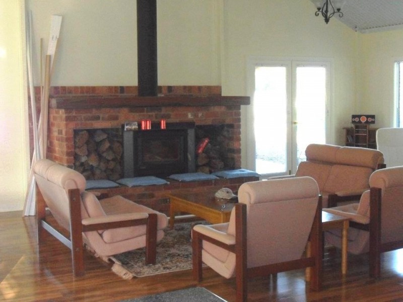 11 Eustace Street, Dartmouth VIC 3701