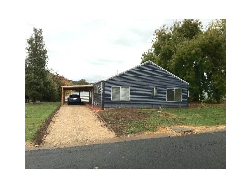 11 Eustace Street, Dartmouth VIC 3701