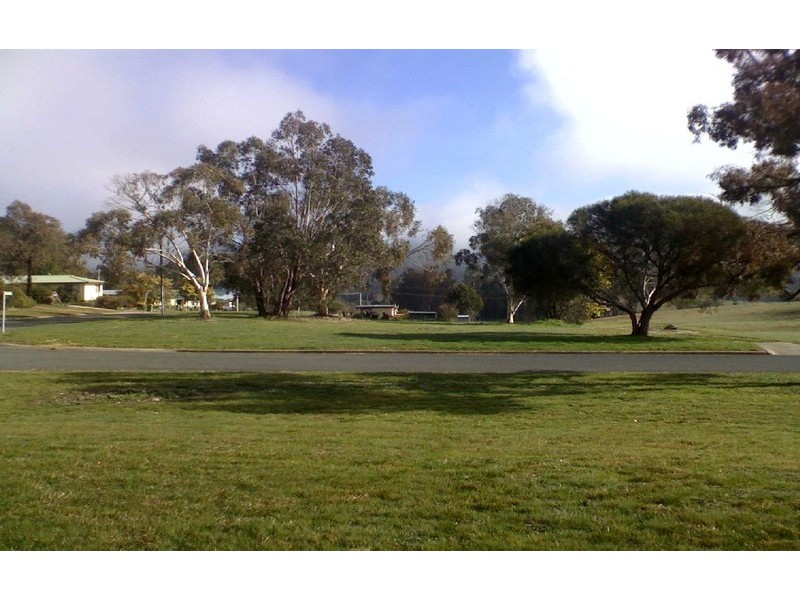 2 Cross Avenue, Dartmouth VIC 3701