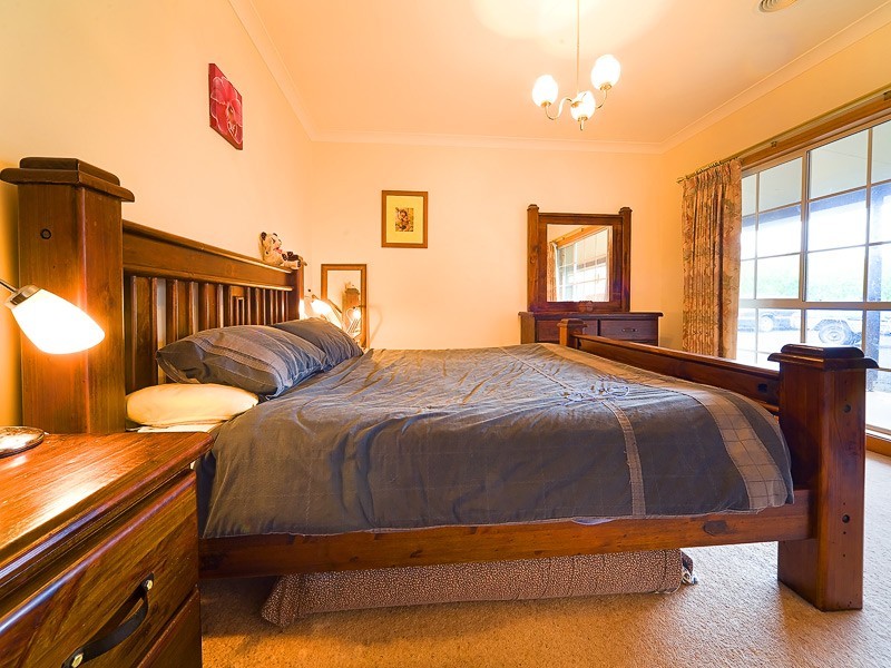 5 Hull Street, Dederang VIC 3691