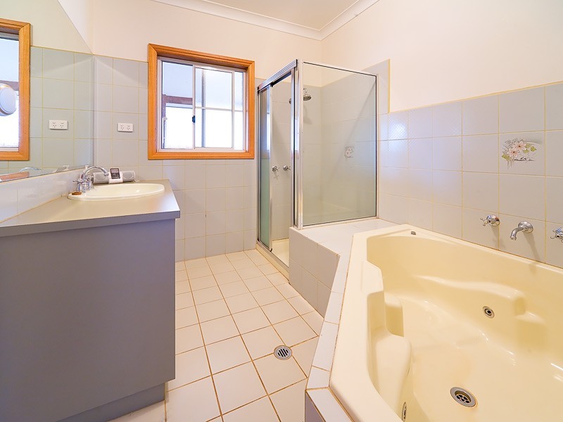 5 Hull Street, Dederang VIC 3691